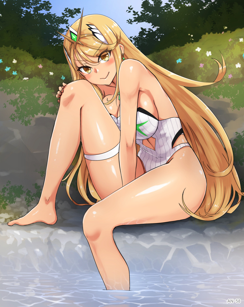 1girl seductor piernas_desnudas pechos_grandes bikini cabello_rubio rubor core_crystal solo mujer_mujer_de_piel clara piel_clara cabello_largo mirando_al_espectador mytra mytra_(xenoblade) nintendo nurutekan bikini_de una sola pieza traje de baño muslos_gruesos muslos cabello_muy_largo xenoblade_(serie) xenoblade_chronicles_2 ojos_amarillos