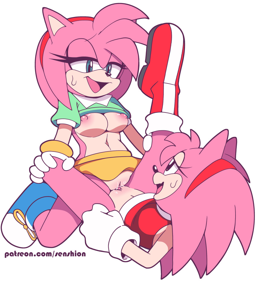 2023 2girls absurd_res accesorio diferencia de edad edad_arriba amy_rose anthro ojos_negros nariz_negra ropa_azul calzado_azul fluidos_corporales botas ropa_inferior sin fondo pechos classic_amy_rose classic_sonic_(universo) clítoris vestido sexo_vestido ropa ropa_levante vestido dúo eulipotyphlan contacto visual pestañas mujer mujer/mujer calzado piel genital_fluidos genitales guantes ropa_verde verde _ojos verdes_camisa verde_topwear medio cerrado_ojos ropa de mano diadema erizo alta resolución rodilla agarrar arrodillarse pierna agarrar mirar_a_otro mirando_compañero acostado mamífero pechos medianos minifalda cuerpo_multicolor botas_multicolor ropa_multicolor calzado_multicolor piel_multicolor zapatos_multicolor ojos entrecerrados ombligo pezón_deslizamiento pezones en la espalda boca_abierta sonrisa_abierta pasado_cumple_presente cuerpo_rosa piel_rosa coño pierna_elevada botas_rojas ropa_roja vestido_rojo calzado_rojo seductor ga selfcest senshion sexo camisa camisa_lift zapatos fondo_simple falda sonrisa sonic_superstars sonic_the_hedgehog_(serie) square_crossover sudor time_paradox lengua topwear tribadismo two_tone_body two_tone_boots two_tone_clothing two_tone_footwear two_tone_fur two_tone_shoes vaginal fluidos_vaginales fondo_blanco white_body botas_blancas ropa_blanca calzado_blanco piel_blanca guantes_blancos ropa_blanca_zapatos_blancos ropa_bottom_amarilla ropa_amarilla falda_amarilla joven