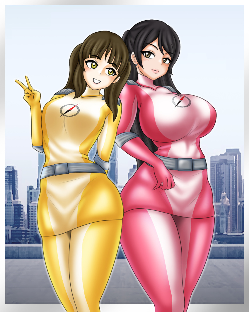 2_chicas seductoras pechos grandes traje de pelo negro ojos_marrones pelo_marrón gogo_sentai_boukenger ojos_avellana mamiya_natsuki múltiples_niñas nishihori_sakura no_headwear ojos_olivos pin_up super_sentai treezero