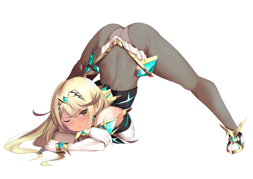 1 chica 1 chica culo hombros descubiertos pechos grandes pelo rubio joya en el pecho escote escote recortado ropa recortada vestido daive pendientes guantes en los codos guantes alta resolución jack-o'_challenge joyas pelo largo mythra mythra_(massive_melee)_(xenoblade) vestido corto piernas abiertas flequillo recogido tira al muslo tiara pelo muy largo vestido blanco calzado blanco guantes blancos xenoblade_(serie) xenoblade_chronicles_2 ojos amarillos